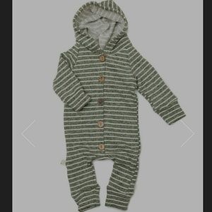 ISO long sleeve & hooded Rompers (CHILDHOODS, L&R)